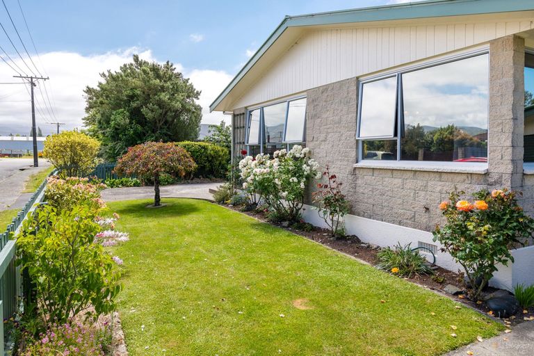 Photo of property in 38 Maude Street, Waimate, 7924