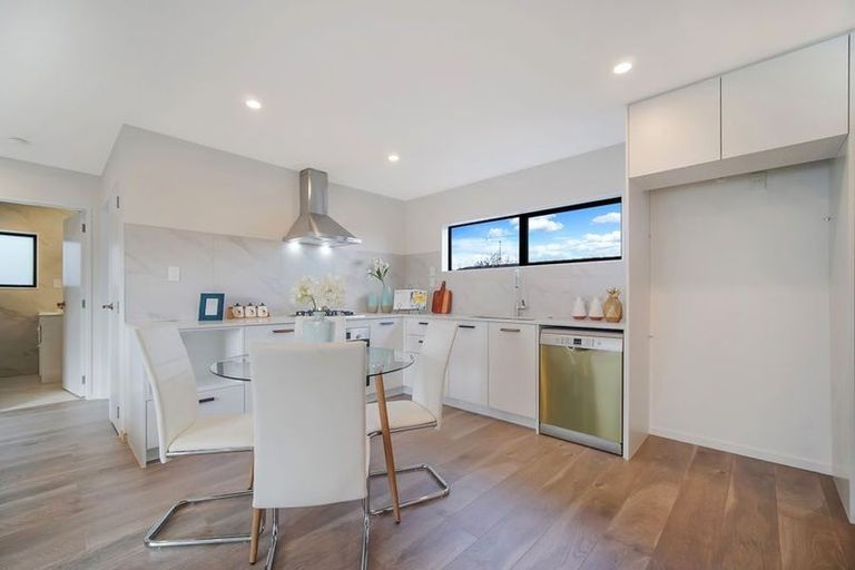 Photo of property in 17a Massine Place, Randwick Park, Auckland, 2105