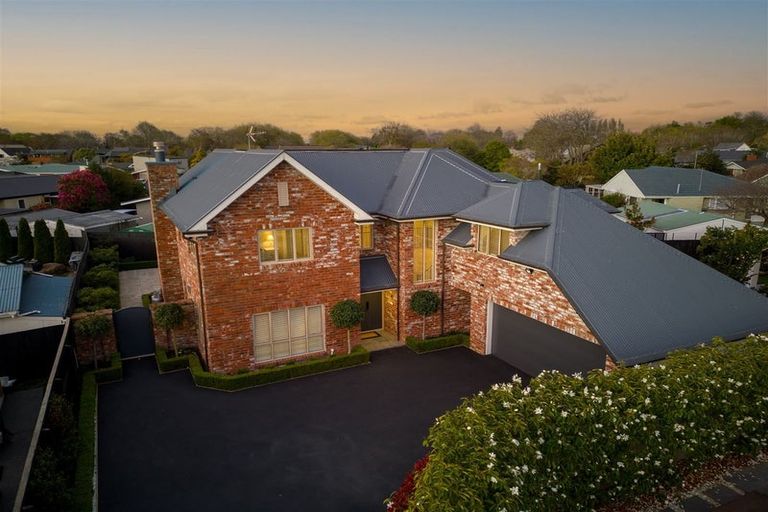 Photo of property in 16a Hadlow Place, Burnside, Christchurch, 8041