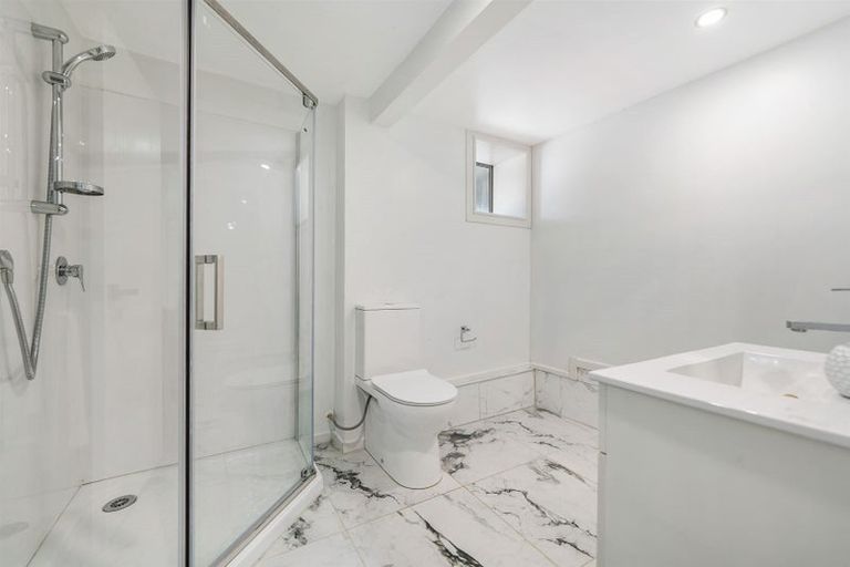 Photo of property in 82b Vodanovich Road, Te Atatu South, Auckland, 0610