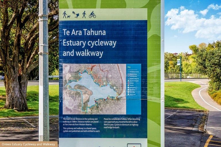 Photo of property in 5 Koawa Road, Wainui, 0992