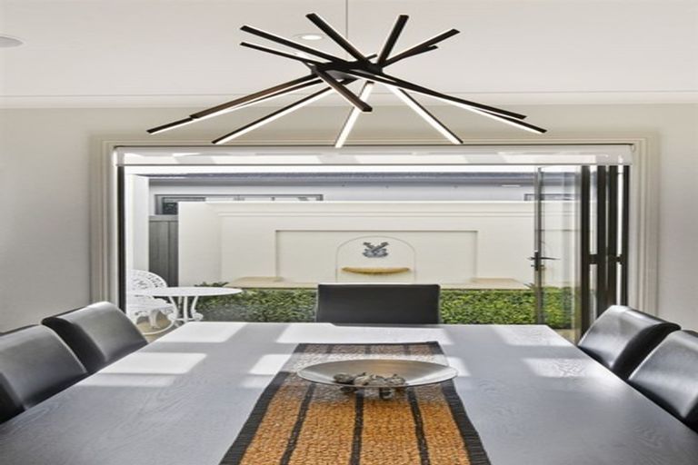 Photo of property in 3 Corsica Way, Karaka, Papakura, 2113