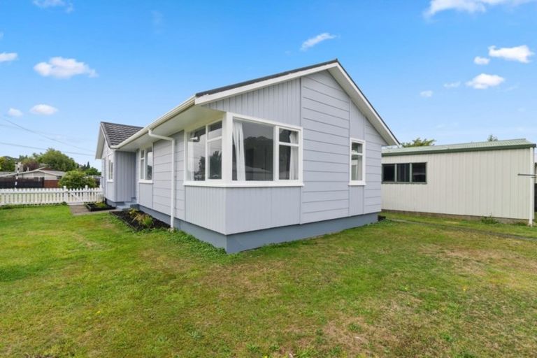 Photo of property in 77a Kawaha Point Road, Kawaha Point, Rotorua, 3010