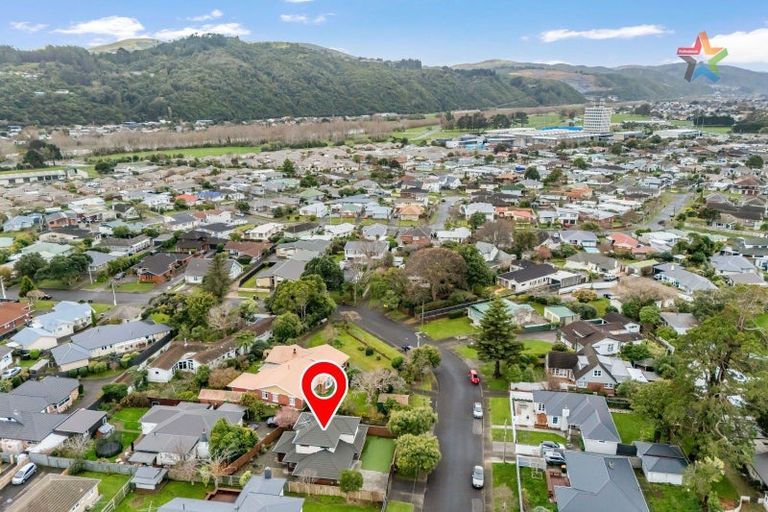 Photo of property in 5 Avalon Crescent, Avalon, Lower Hutt, 5011