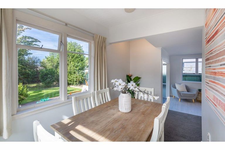 Photo of property in 7 Clouston Street, Saint Martins, Christchurch, 8022