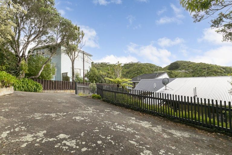 Photo of property in 2/8 Narbada Crescent, Khandallah, Wellington, 6035