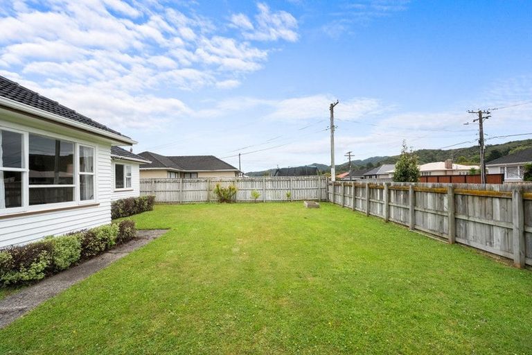 Photo of property in 42 Donnelley Drive, Wainuiomata, Lower Hutt, 5014