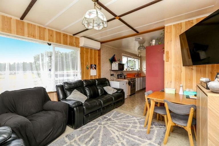 Photo of property in 18 Endeavour Street, Marfell, New Plymouth, 4310