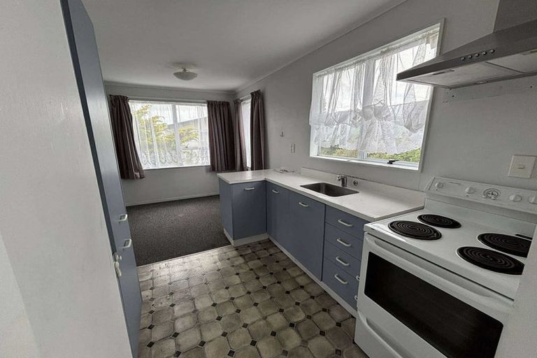 Photo of property in 72a Guadeloupe Crescent, Grenada Village, Wellington, 6037