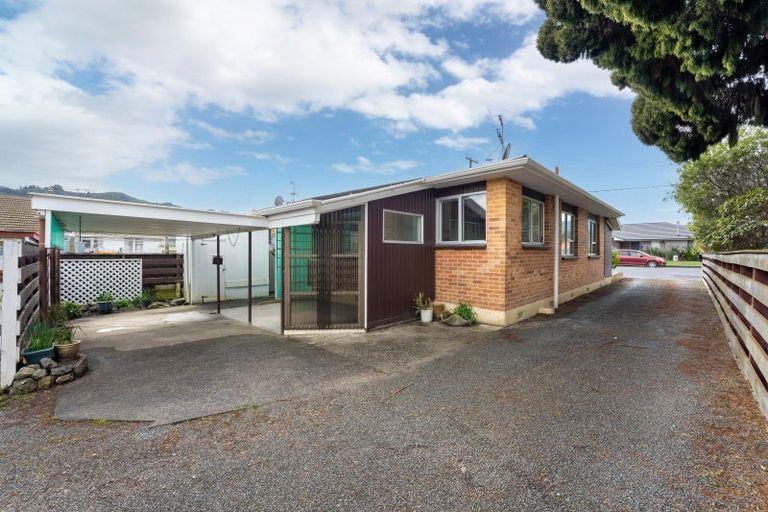 Photo of property in 2/31 King Street, Ebdentown, Upper Hutt, 5018