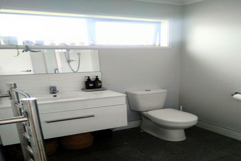 Photo of property in 28b Marram Place, Mangawhai Heads, Mangawhai, 0505