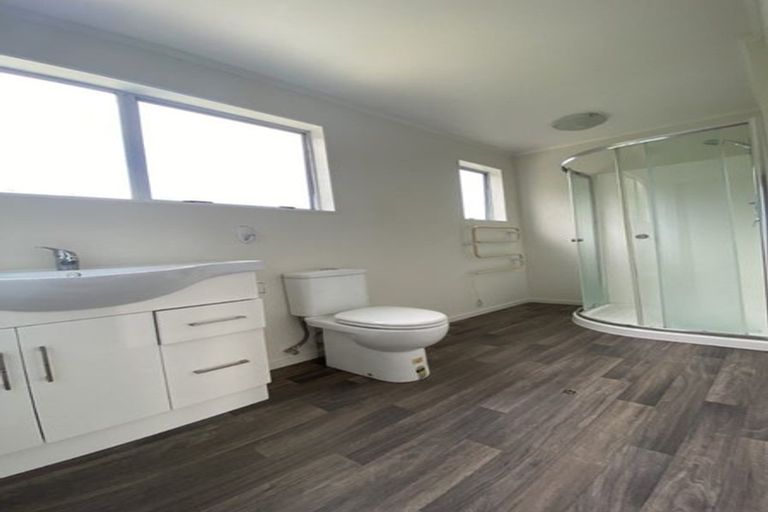 Photo of property in 2 Halyard Place, Whitby, Porirua, 5024