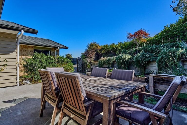 Photo of property in 6 Simpson Crescent, Raumati Beach, Paraparaumu, 5032