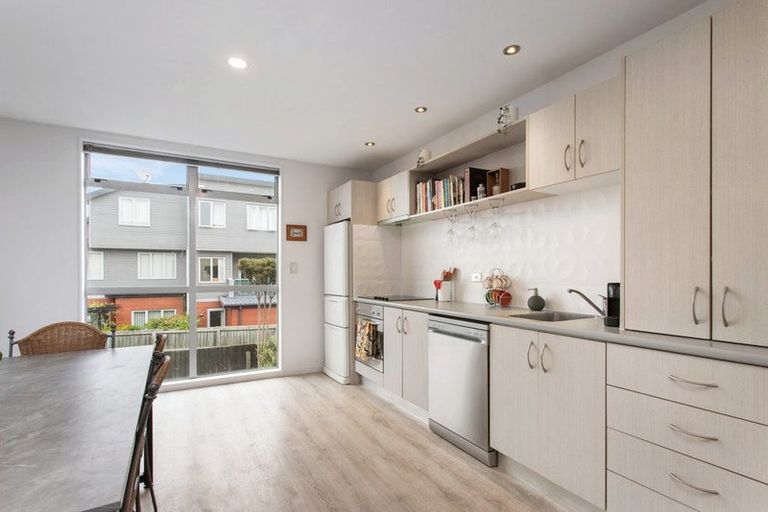 Photo of property in 6/54 Champion Street, Edgeware, Christchurch, 8013