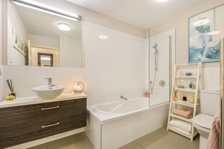 Photo of property in 6 Park Lane, Orewa, 0931