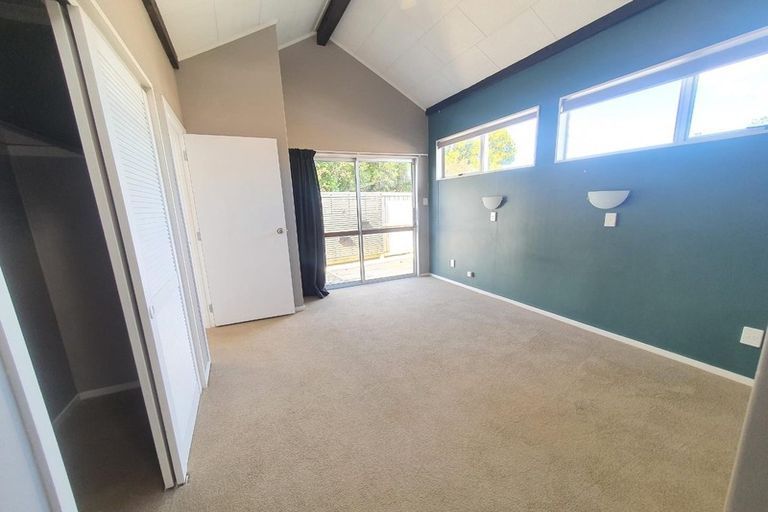 Photo of property in 39 Kaimanawa Street, Kelvin Grove, Palmerston North, 4414