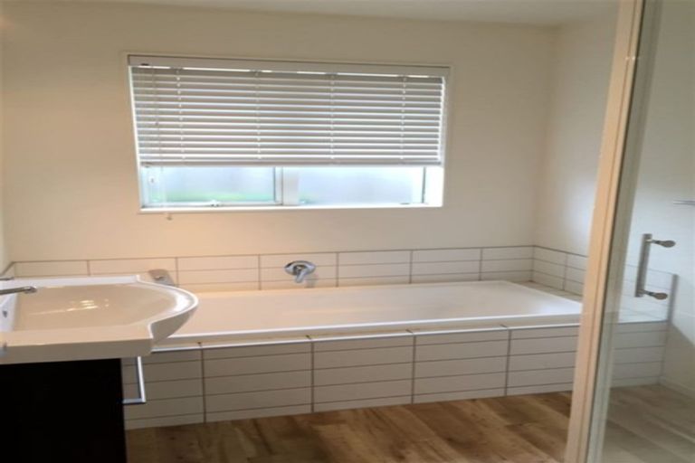 Photo of property in 10 Murfitt Street, Pegasus, 7612