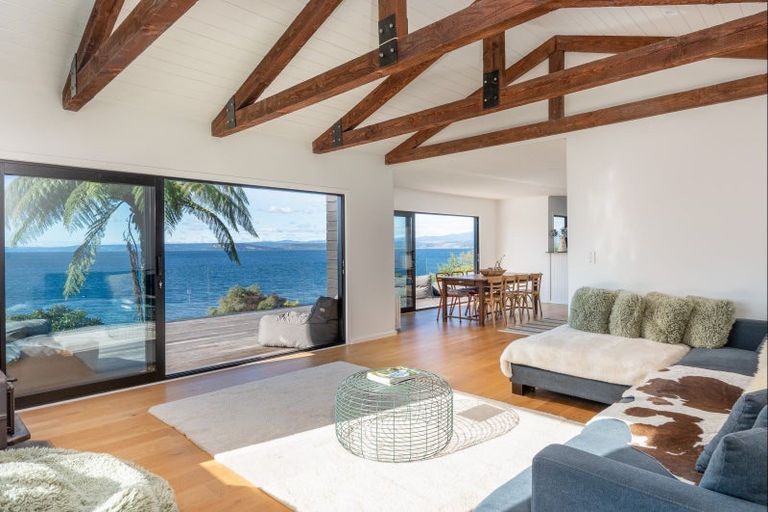 Photo of property in 21 Waiparemo Crescent, Pukawa Bay, Turangi, 3381