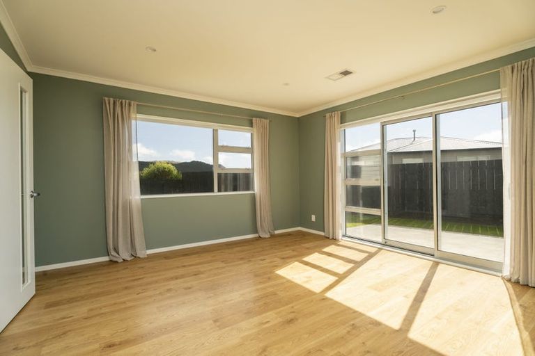 Photo of property in 120 Amesbury Drive, Churton Park, Wellington, 6037