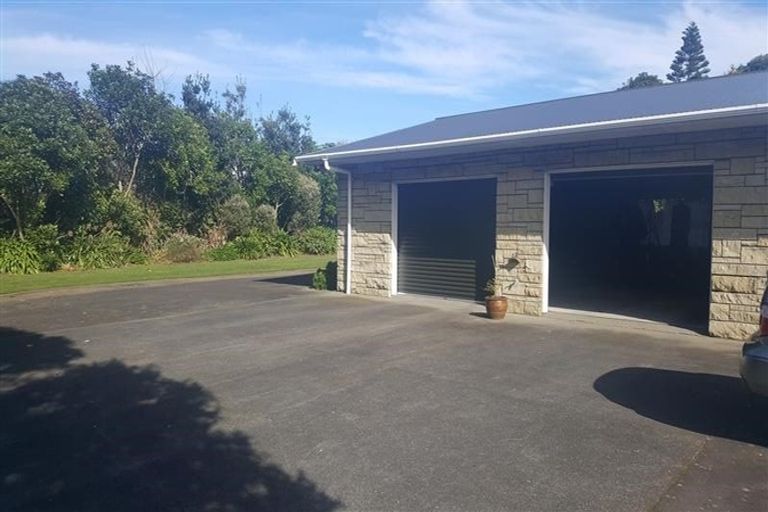 Photo of property in 28 Beach Road, Omata, New Plymouth, 4374