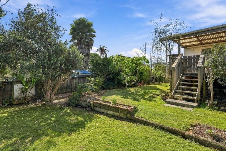 Photo of property in 25 Puriri Street, Helensville, 0800