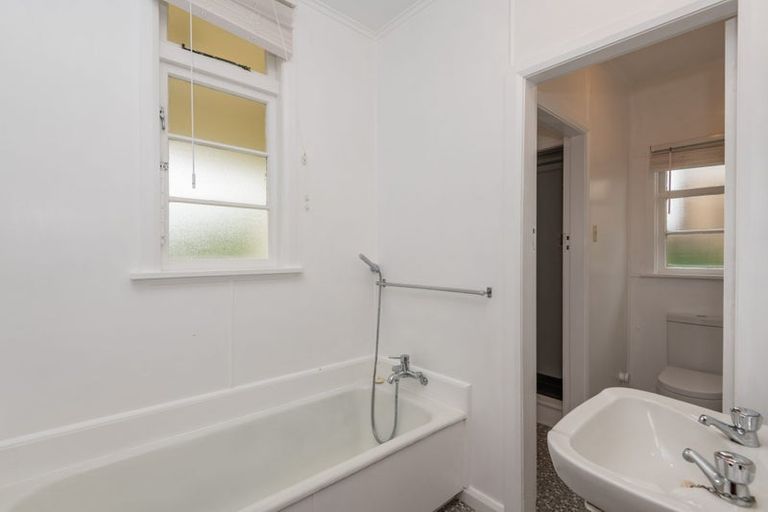 Photo of property in 99 Churchill Avenue, Hokowhitu, Palmerston North, 4410