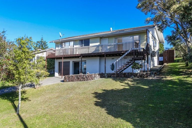 Photo of property in 38 Juniper Road, Sunnynook, Auckland, 0620