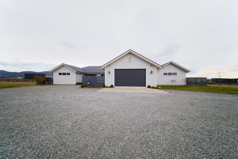 Photo of property in 2 Homestead Avenue, Twizel, 7999