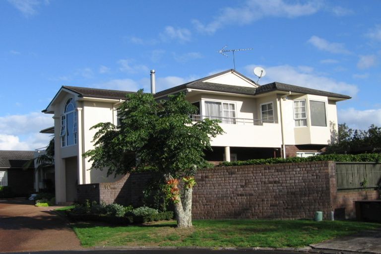 Photo of property in 2/10 Coquille Place, Half Moon Bay, Auckland, 2012