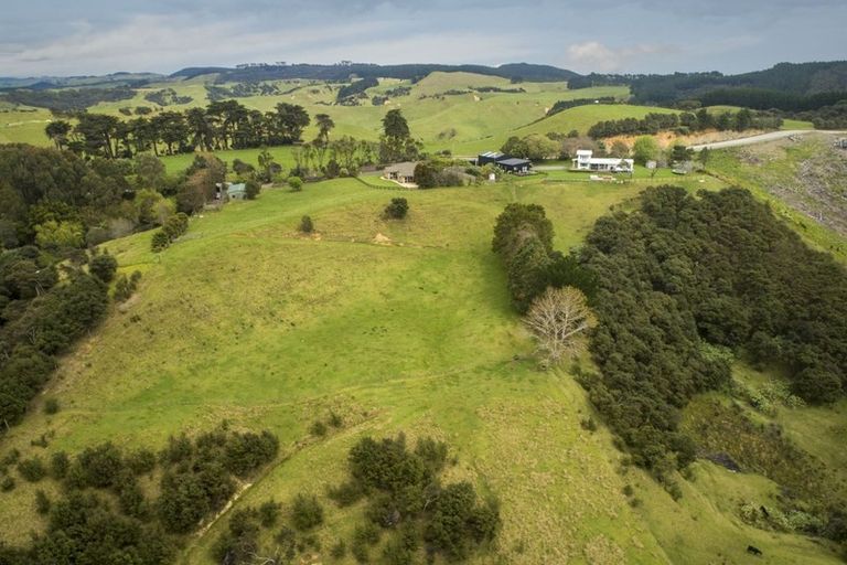 Photo of property in 126 Wilson Road, South Head, Helensville, 0874