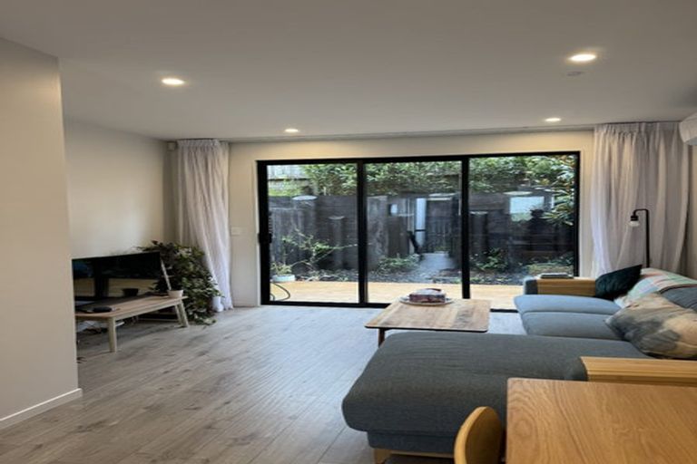 Photo of property in 4/11 Jaemont Avenue, Te Atatu South, Auckland, 0610