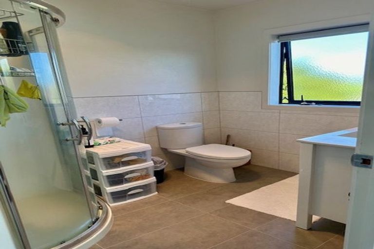 Photo of property in 85a Sunnynook Road, Forrest Hill, Auckland, 0620