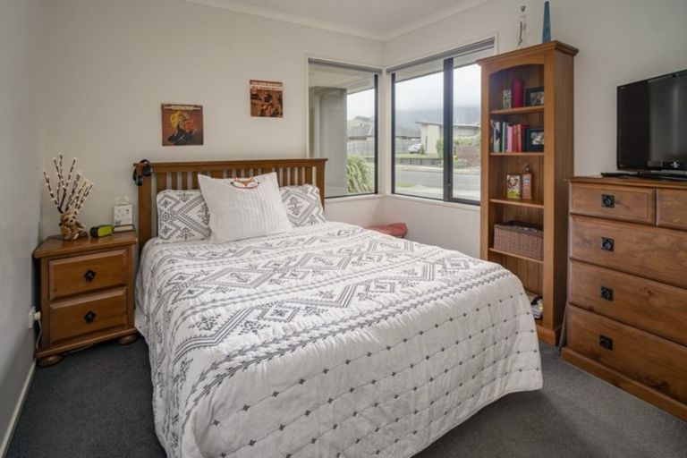 Photo of property in 17 Cambelldon Crescent, Stoke, Nelson, 7011