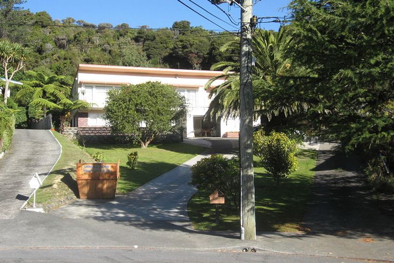 Photo of property in 25 James Grove, Stokes Valley, Lower Hutt, 5019