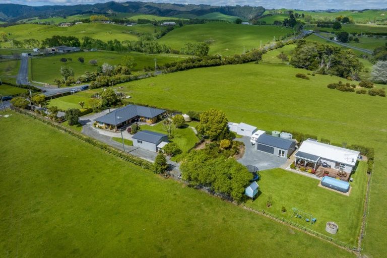 Photo of property in 590 Clevedon Kawakawa Road, Clevedon, Papakura, 2585