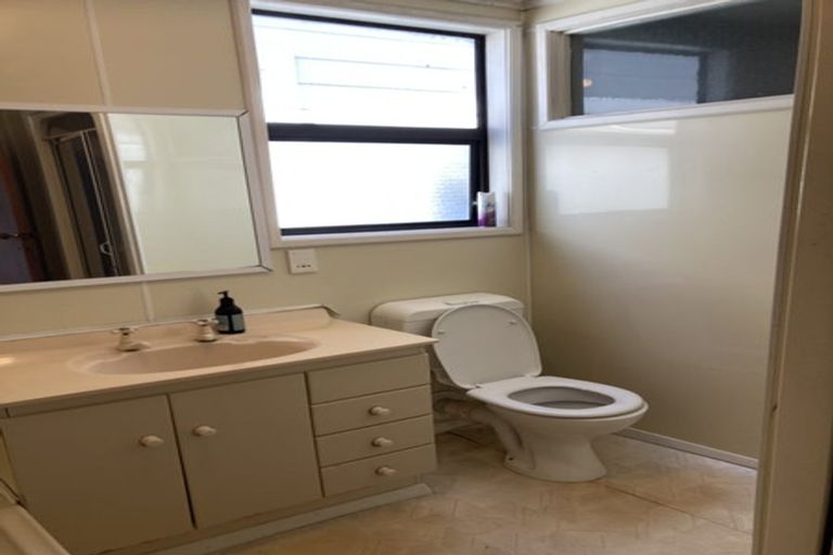 Photo of property in 8 Caroline Street, Mount Victoria, Wellington, 6011