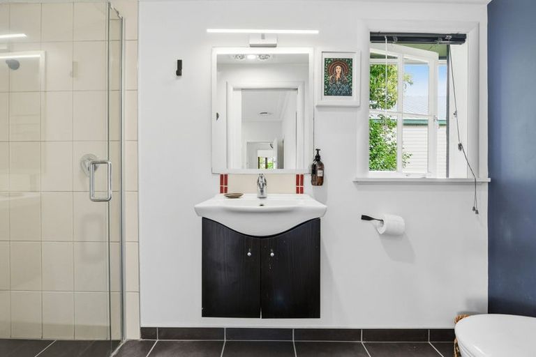 Photo of property in 27 Alfred Street, Fairfield, Hamilton, 3214