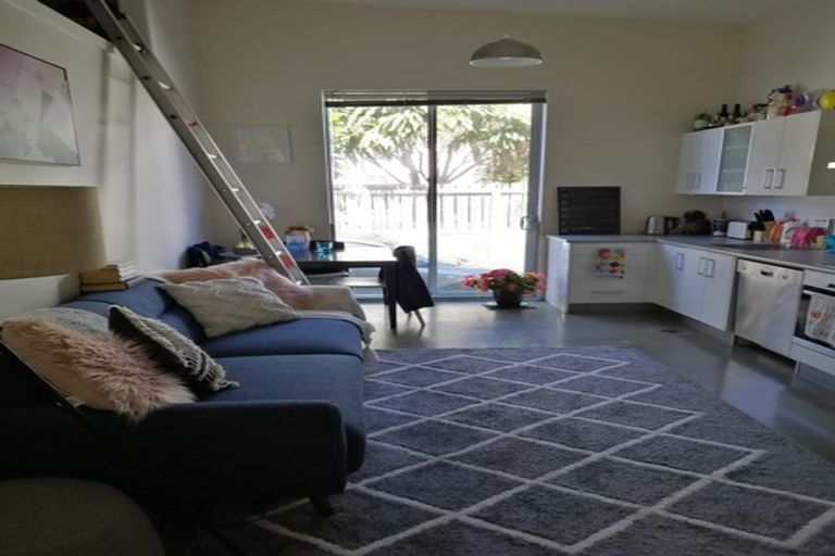 Photo of property in 1/25 Home Street, Mount Victoria, Wellington, 6011