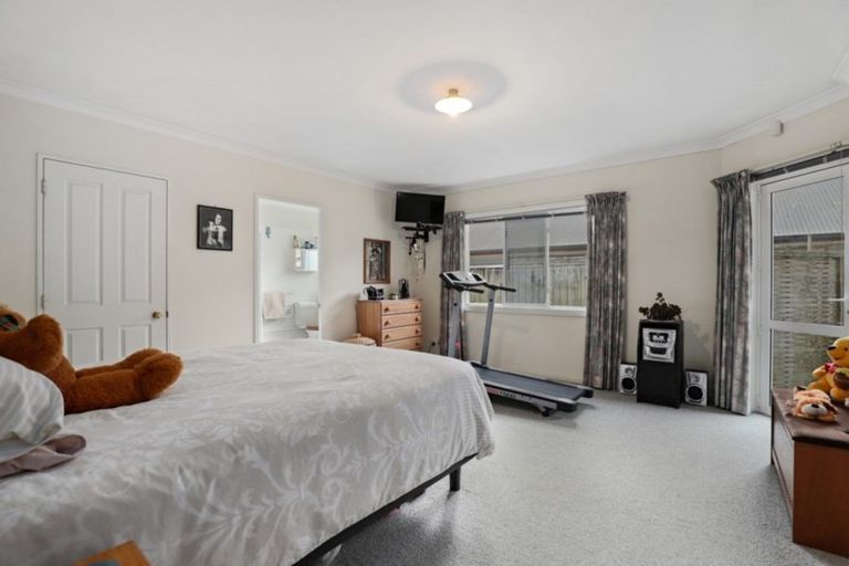 Photo of property in 25 Farringdon Avenue, Rototuna North, Hamilton, 3210