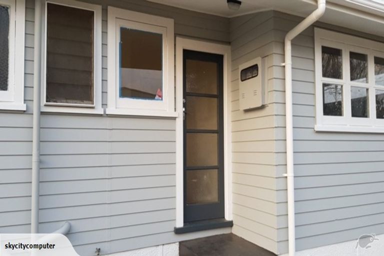 Photo of property in 108 Rathgar Road, Henderson, Auckland, 0610