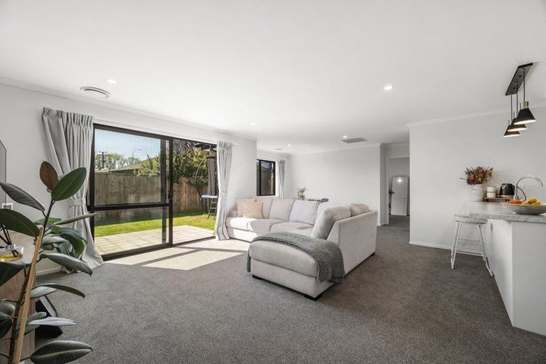 Photo of property in 1a Lee Road, Hannahs Bay, Rotorua, 3010