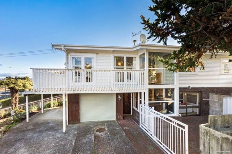 Photo of property in 19 Esmonde Road, Takapuna, Auckland, 0622