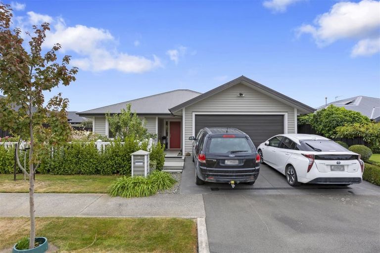 Photo of property in 16 Hakatere Road, Pegasus, 7612