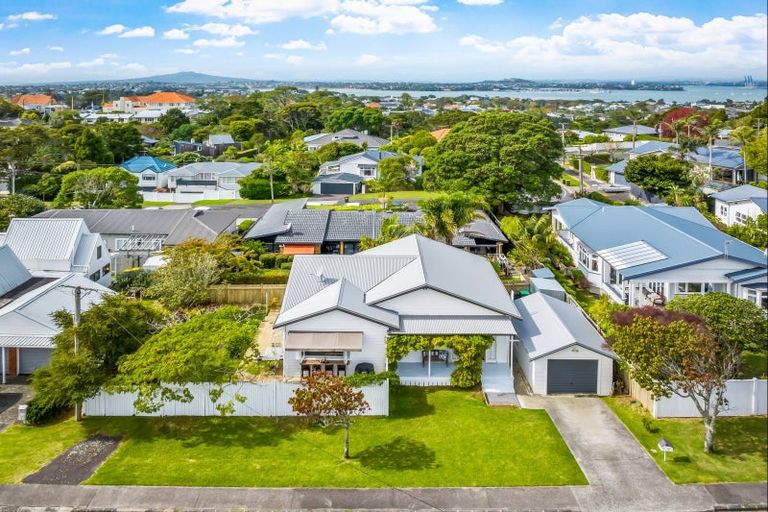 Photo of property in 3/7 Seaview Road, Northcote, Auckland, 0627