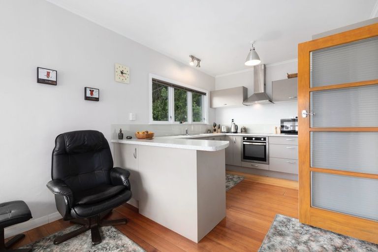 Photo of property in 4 Mana View Road, Paremata, Porirua, 5026