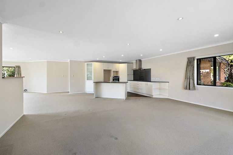 Photo of property in 72 Karamea Street, Whalers Gate, New Plymouth, 4310