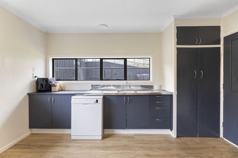 Photo of property in 485 Kaikorai Valley Road, Bradford, Dunedin, 9011