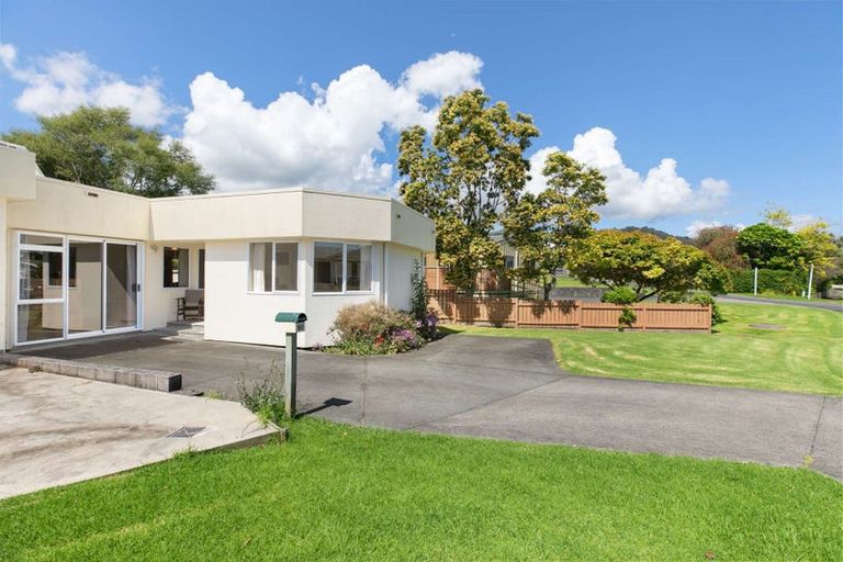Photo of property in 90 Victoria Street, Coromandel, 3506