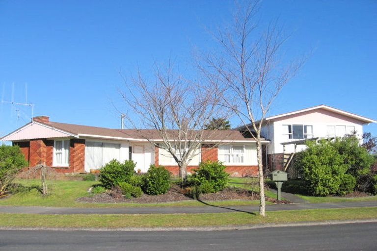 Photo of property in 6 Eton Drive, Hillcrest, Hamilton, 3216