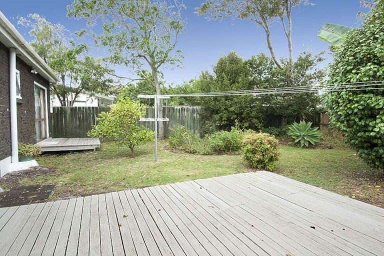 Photo of property in 21 Ranui Station Road, Ranui, Auckland, 0612